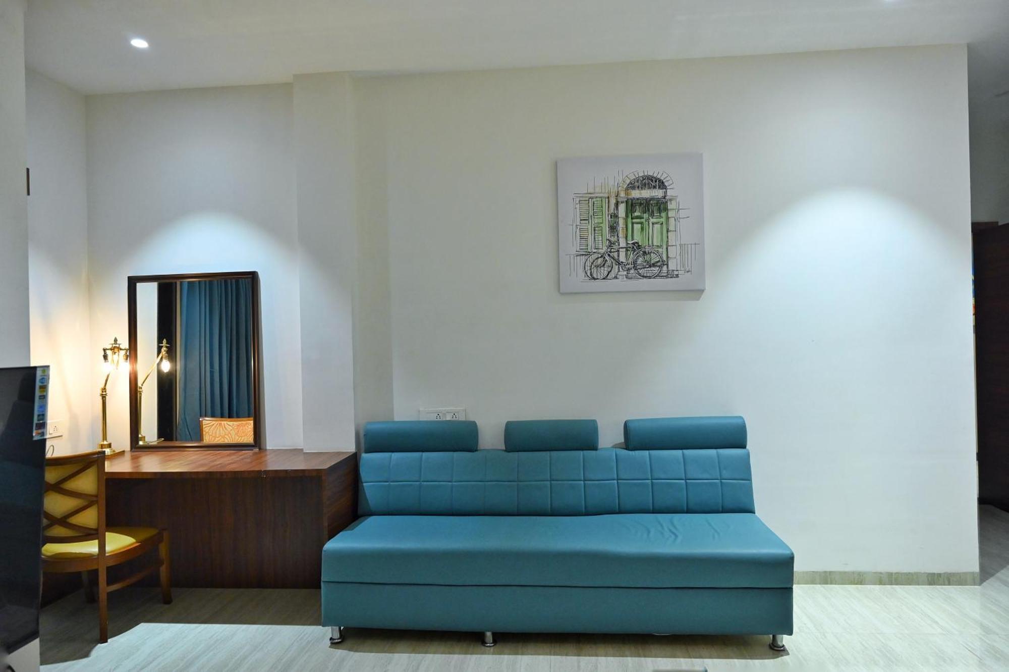 The One Hotel Nashik Esterno foto